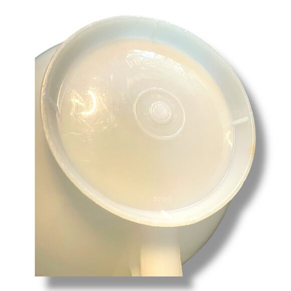 Tupperware Mix-N-Store 8 Cup 2 Qt Pitcher Measuring Bowl Raised Red Blue 500 - Picture 7 of 8